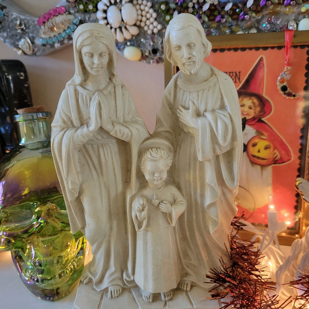 Holy Family Religious Figurine ~ Vintage ~ Jesus Mary Joseph ~ Christmas ~ Resin - Picture 9 of 16